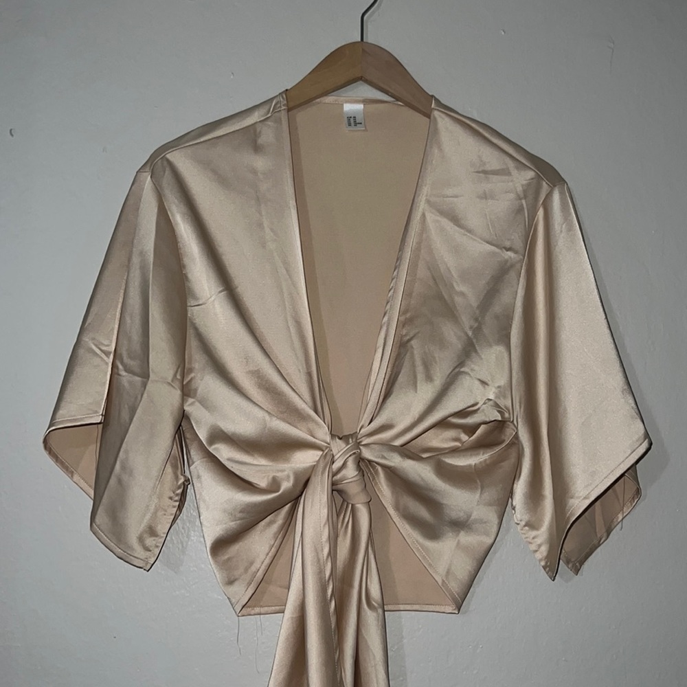 Tie silk top